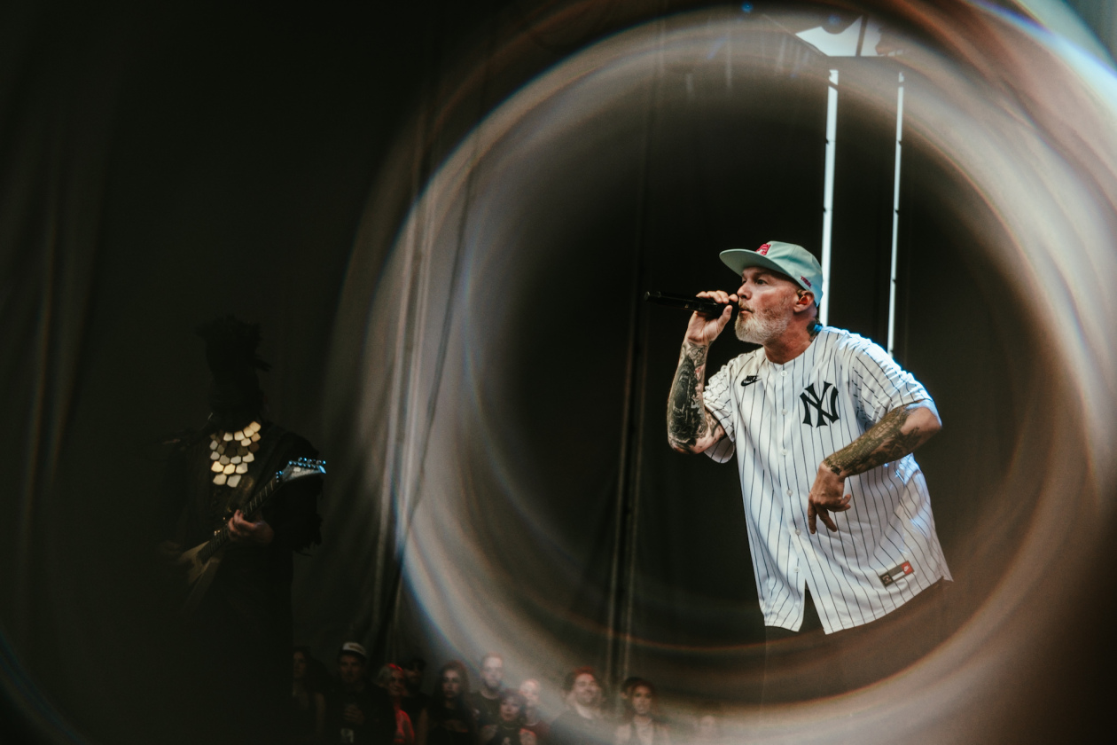 Limp Bizkit – Limp Bizkit.