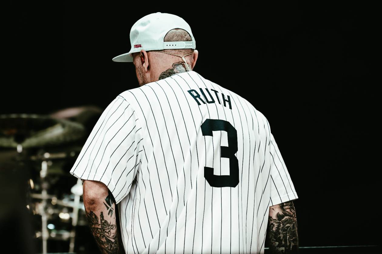 Limp Bizkit – Zwischen Therapie und Gottesdienst: Bei jedem Song reißen die Amerikaner die Wuhlheide ab. – Fred Durst.