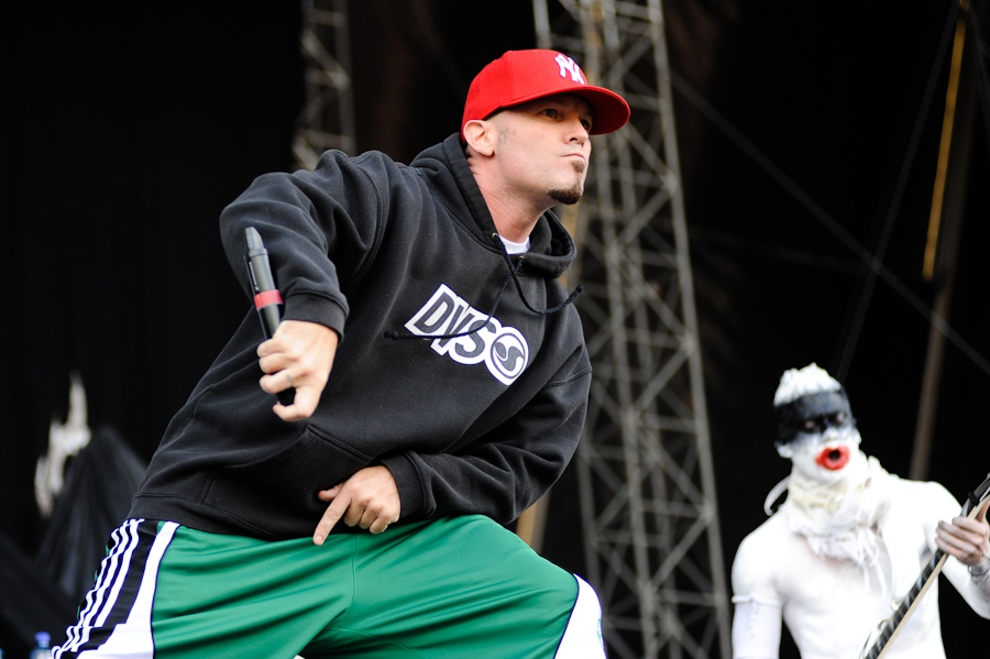 Limp Bizkit – Heimspiel in Basel: Redcap in da house. – Die Cobra beißt zu.
