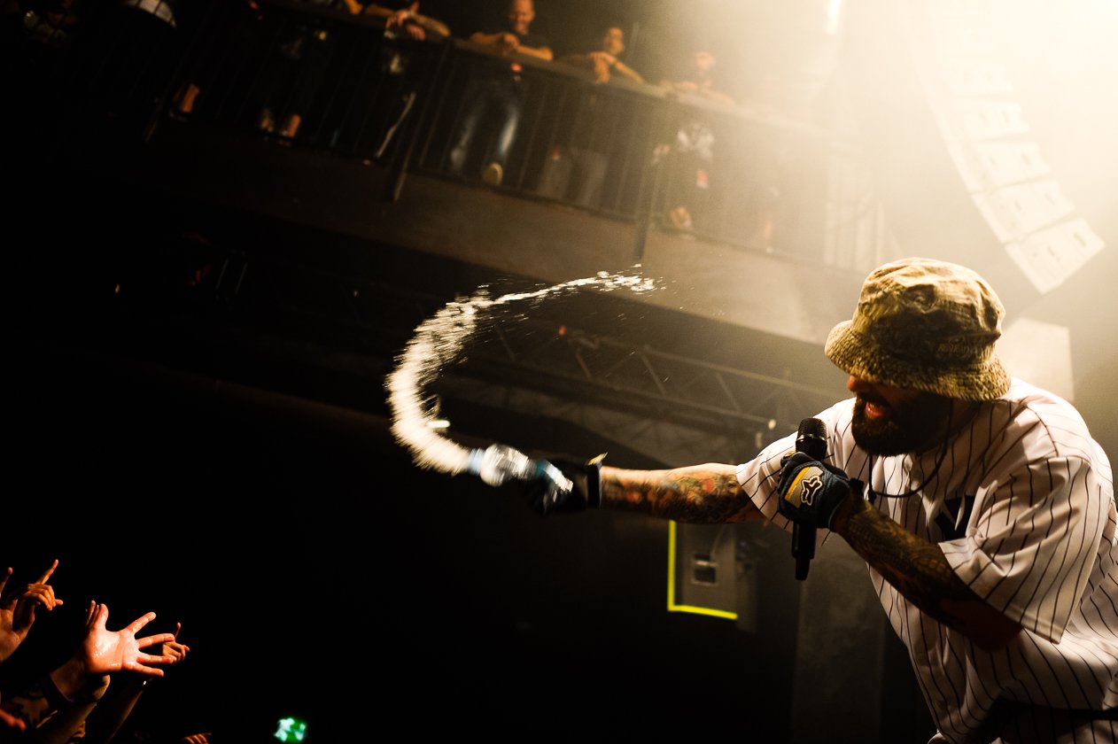 Als wäre kein Tag veragangen: Fred Durst, Wes Borland und Co. räumen ab. – Limp Bizkit in Zürich.