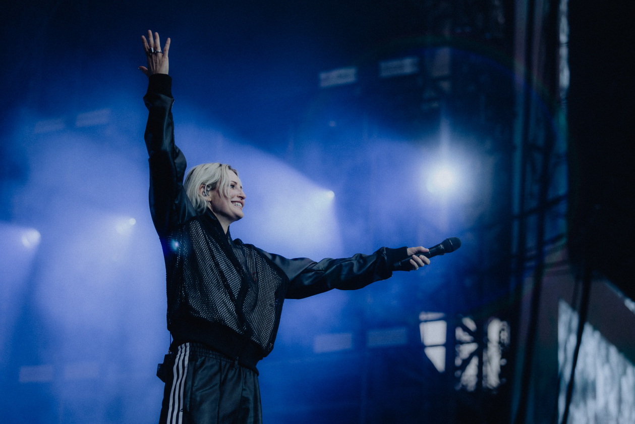 Linkin Park – Mike Shinoda, Emily Armstrong und Co. begeistern die Fans. – Emily Armstrong.