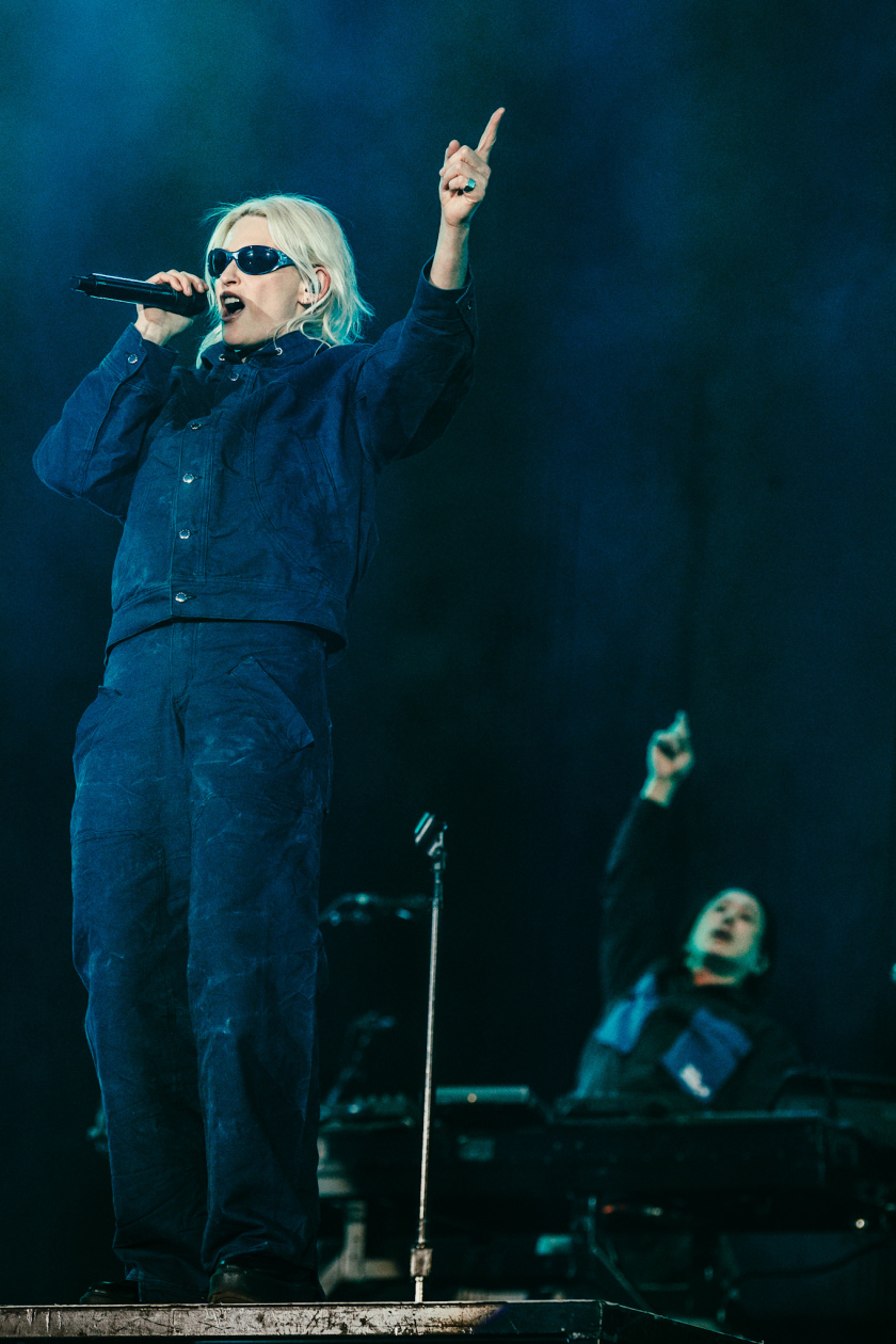 Spagat zwischen Vergangenheit und Gegenwart: Mike Shinoda, Emily Armstrong und Band. – Linkin Park.