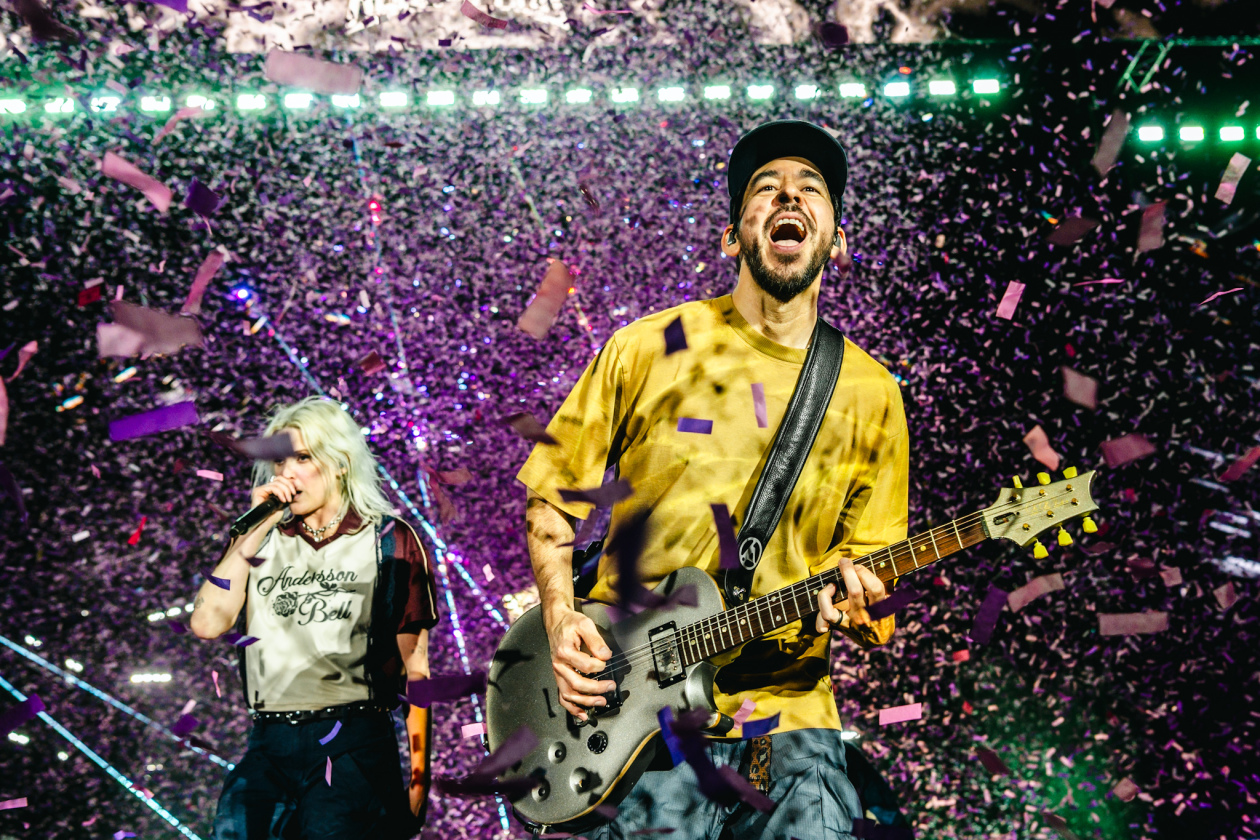 Spagat zwischen Vergangenheit und Gegenwart: Mike Shinoda, Emily Armstrong und Band. – Linkin Park.