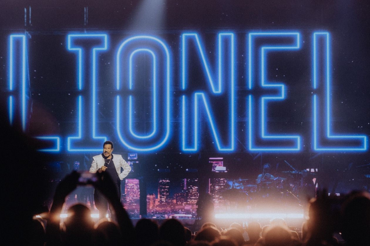Lionel Richie – Lionel Richie.