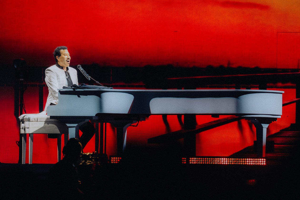 Lionel Richie – Lionel Richie.