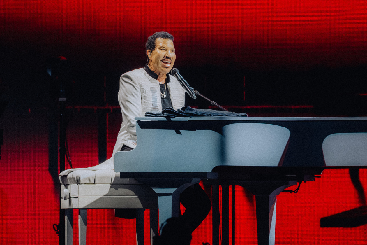 Lionel Richie – Lionel Richie.