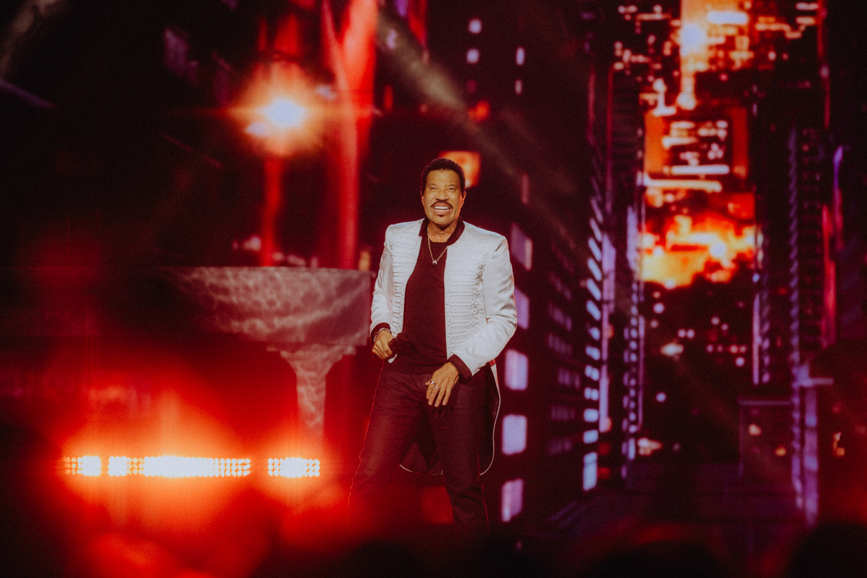 Lionel Richie – Lionel Richie.