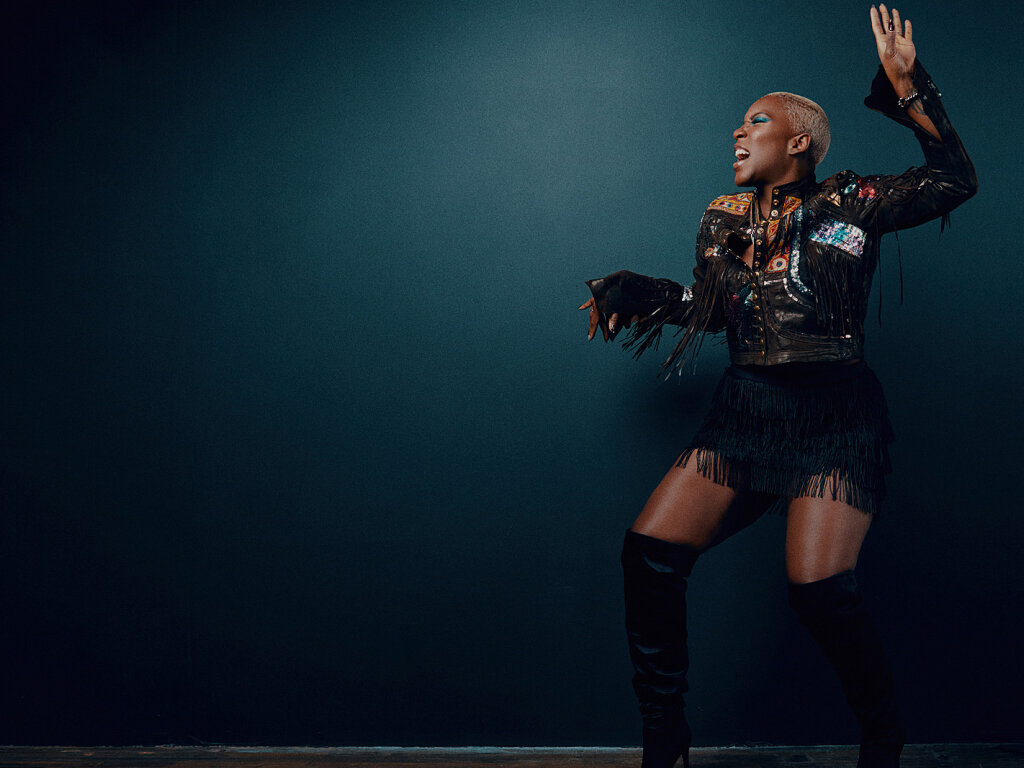 Liv Warfield