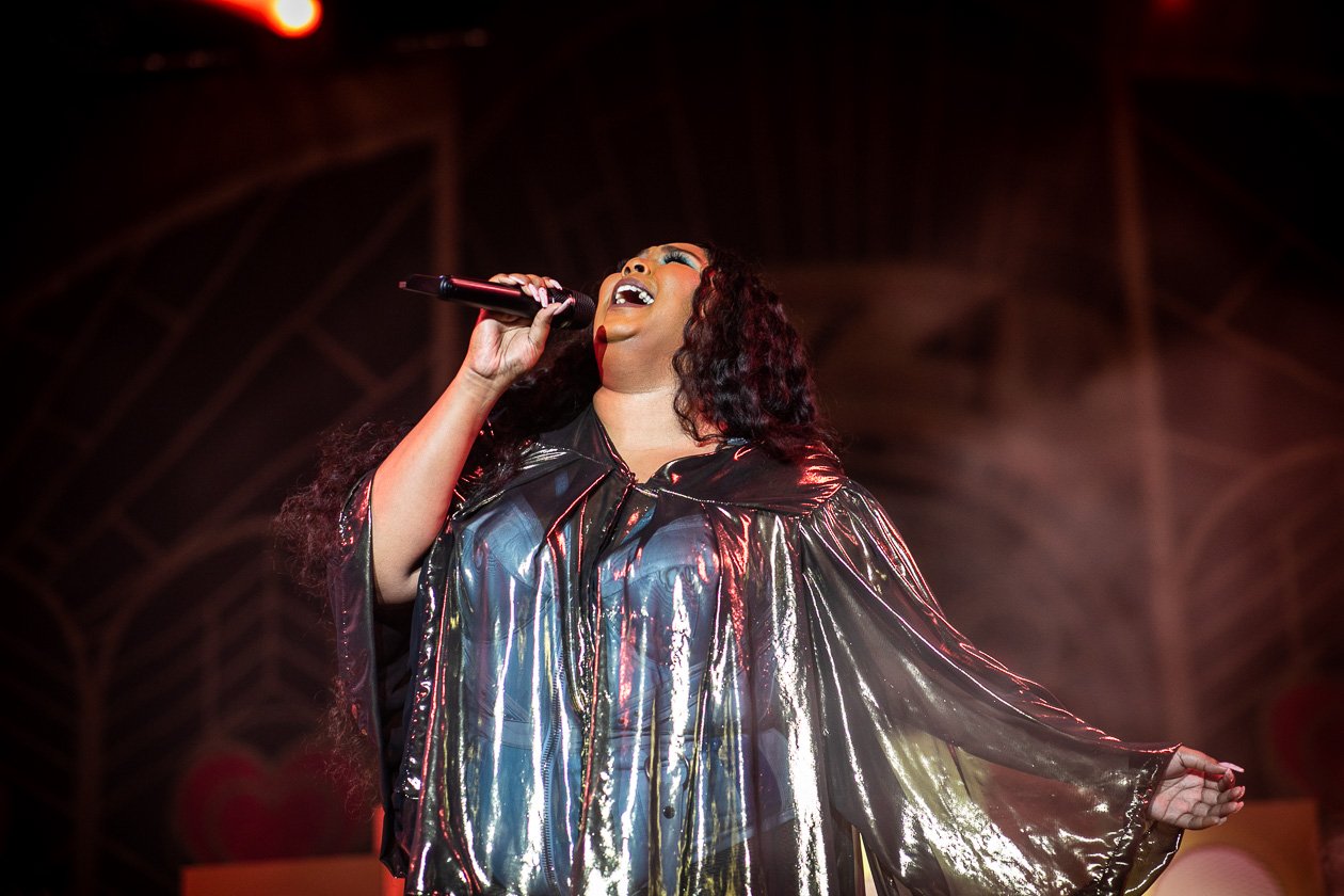 Die Rapperin und Aktivistin 2019 mit dem Album "Cuz I Love You" on tour. – Lizzo.