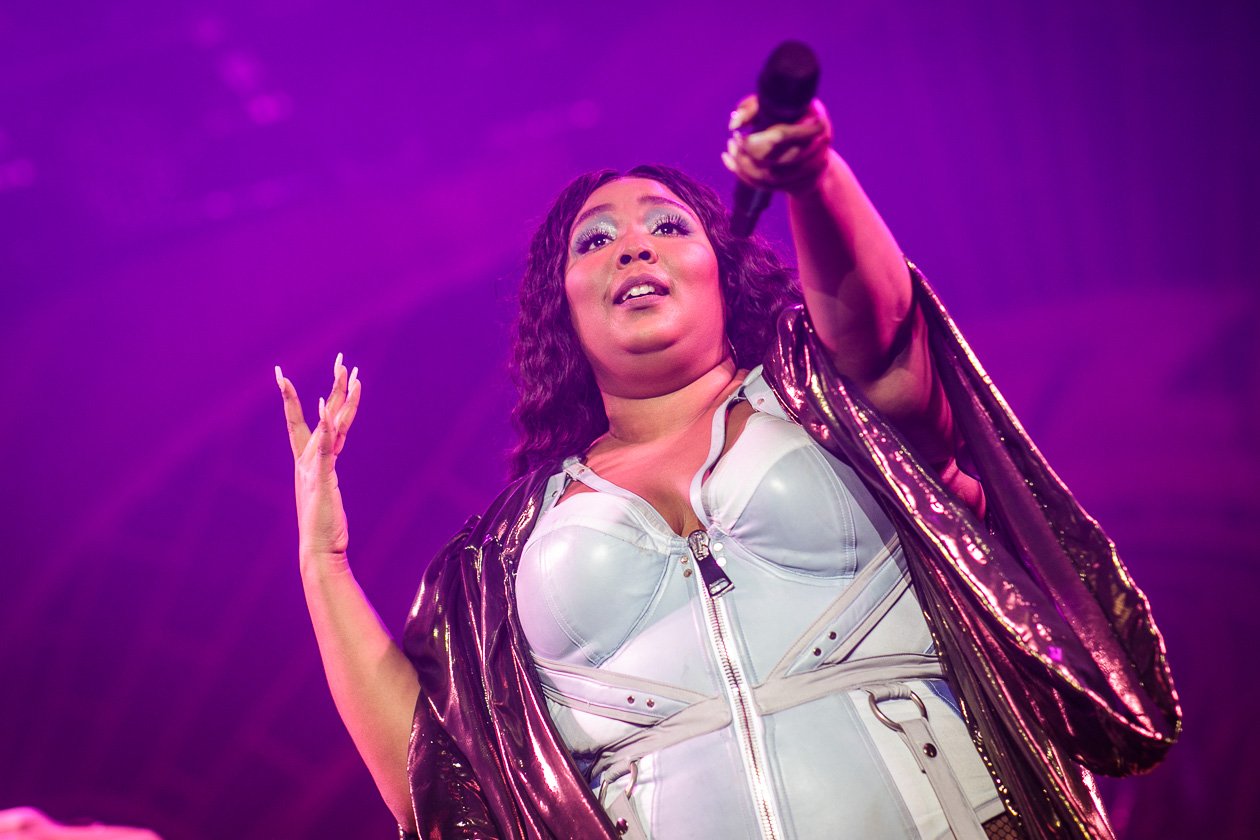 Die Rapperin und Aktivistin 2019 mit dem Album "Cuz I Love You" on tour. – Lizzo.
