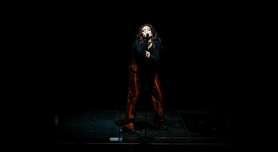 Bezaubernd cool - die Neuseeländerin in der Hauptstadt. – Lorde.