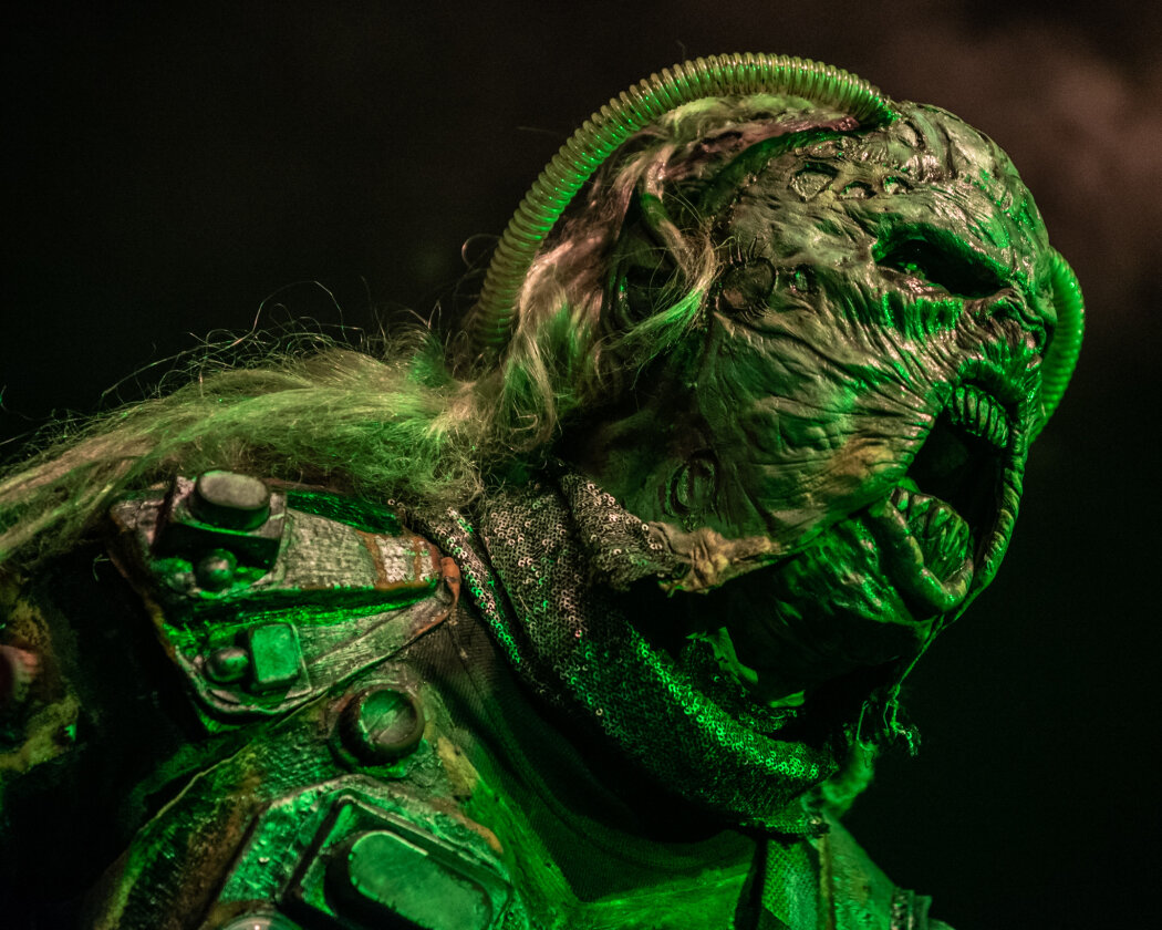 Im ausverkauften Hirsch geben sich die Monster die Klinke in die Hand. Support: Dmytry aus Prag und ALMANAC. – Lordi.