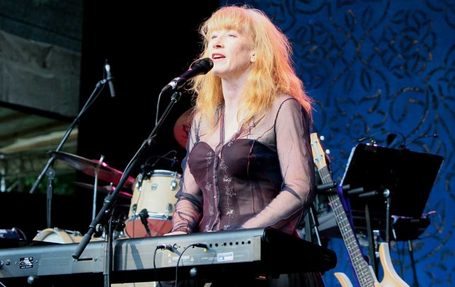 Loreena McKennitt – Auf der Freilichtbühne beeindruckte die Kanadierin ihre Fans. – 