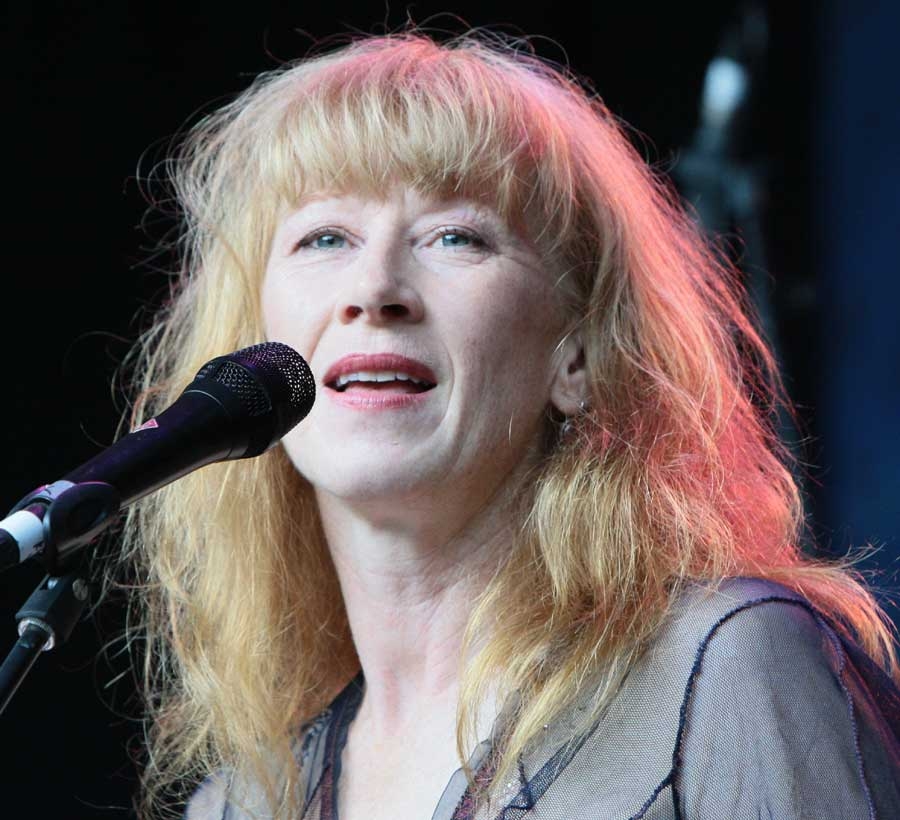 Loreena McKennitt – Auf der Freilichtbühne beeindruckte die Kanadierin ihre Fans. – 