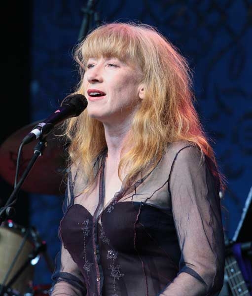 Loreena McKennitt – Auf der Freilichtbühne beeindruckte die Kanadierin ihre Fans. – 