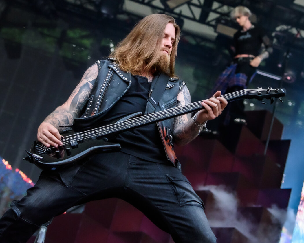 Machine Gun Kelly – Nach den Gigs bei Rock im Park und Rock am Ring gleich weiter in die Hauptstadt: MGK und Band. – Steve Basil.