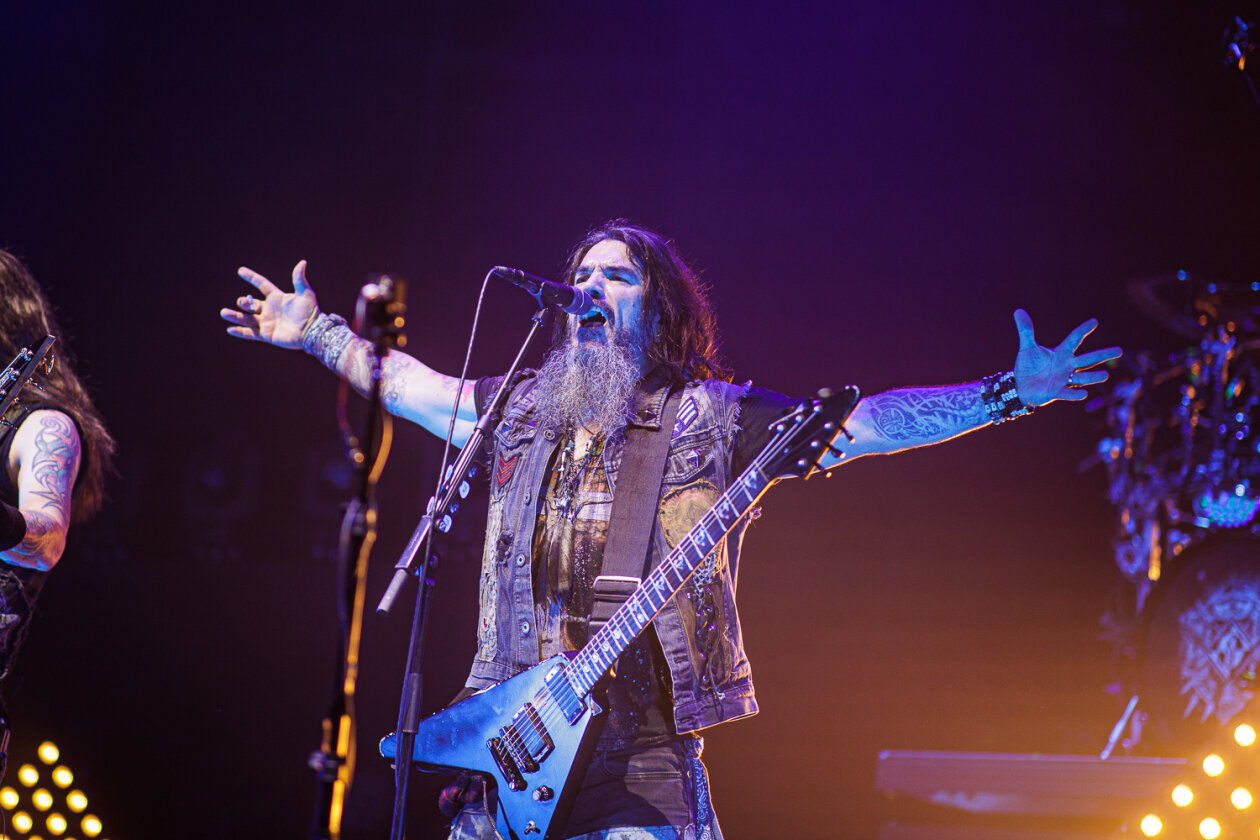 Auf "Vikings And Lionhearts" Arena-Tour mit Amon Armath. – Machine Head.