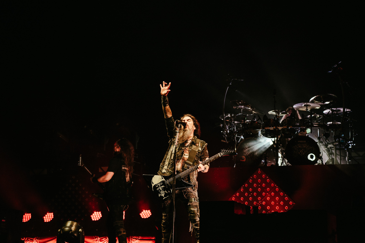 Headbanging mit Robb Flynn und Band auf der Faster-Stage. – Machine Head.