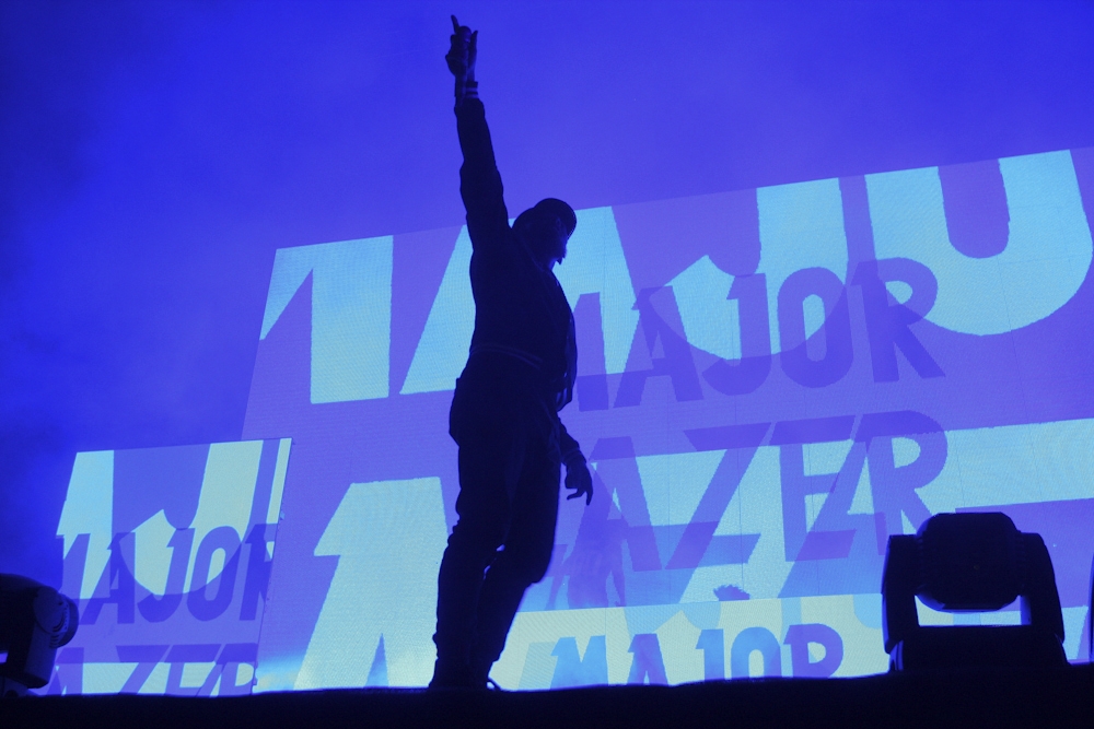 Diplo und Jillionaire brachten auch den letzten Fußlahmen auf die Beine. – Major Lazer.