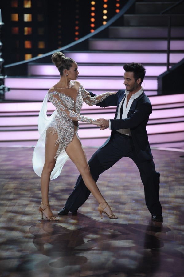Mandy Capristo schwingt das Tanzbein. – Mandy Capristo bei Let's Dance 2012