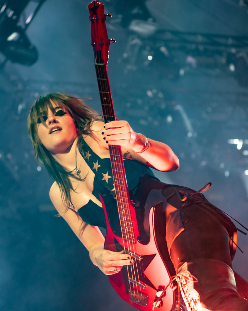 Die halbe Welt feiert sie: In der Hauptstadt macht die italienische Rockband ihrem Ruf alle Ehre. – Måneskin.
