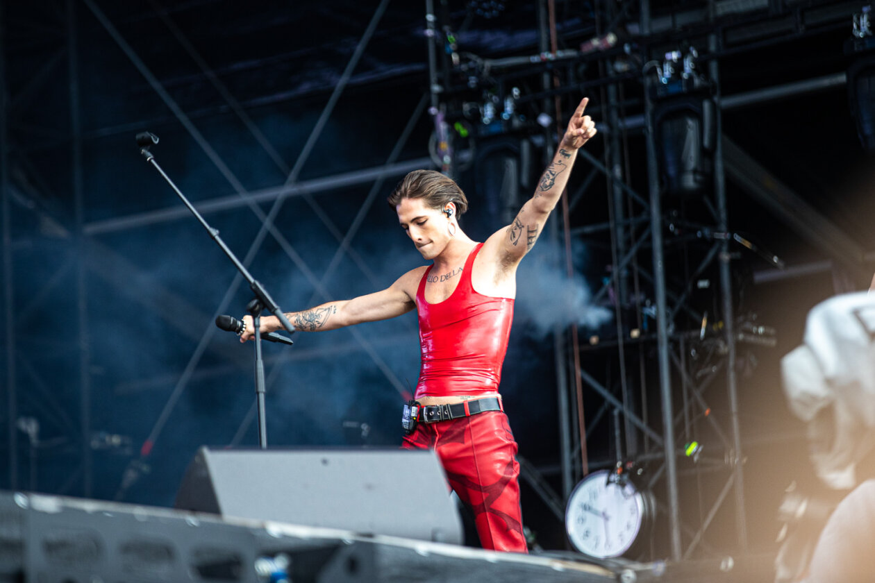 Die ESC-Gewinner von 2021 sind im Großen Rockzirkus angekommen. – Måneskin.