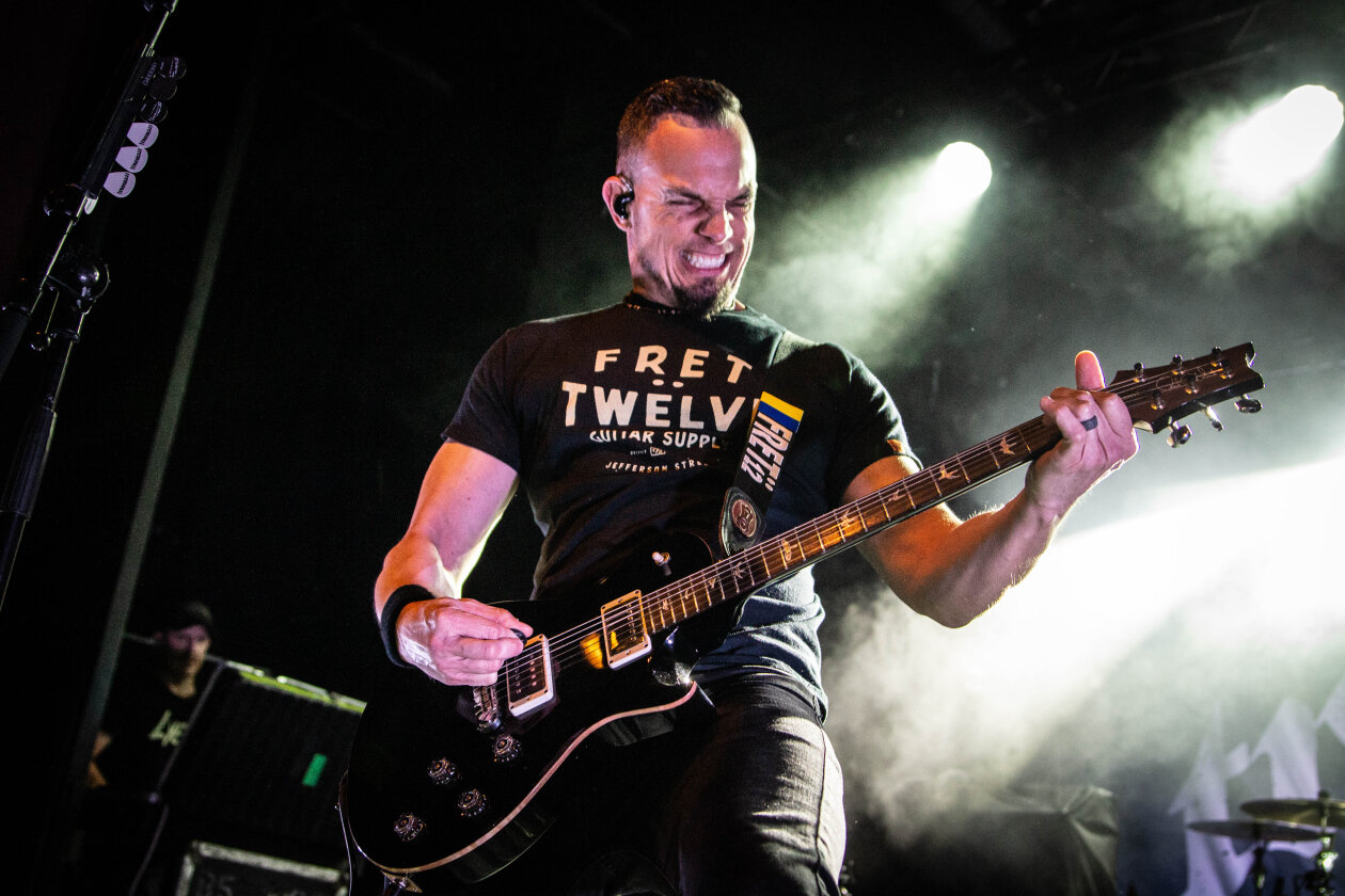 Gastspiel in Berlin zwischen Rock am Ring und Rock im Park. – Mark Tremonti.