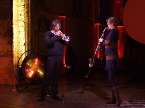 " ... dass Musik nicht nur Klang ist": Markus Stockhausen & Rolf Zavelberg. – ... umrahmt von seiner Frau Tara Boumann, ...