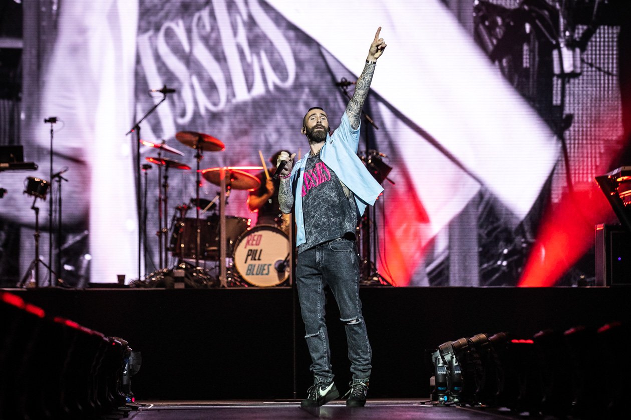 Der " Red Pill Blues" am Rhein. – Maroon 5.
