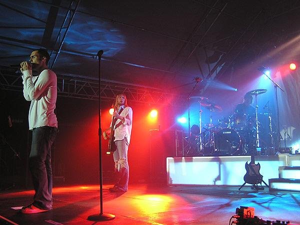 Maroon 5 – Schmusehits und fette Grooves in der ausverkauften Tonhalle. – 