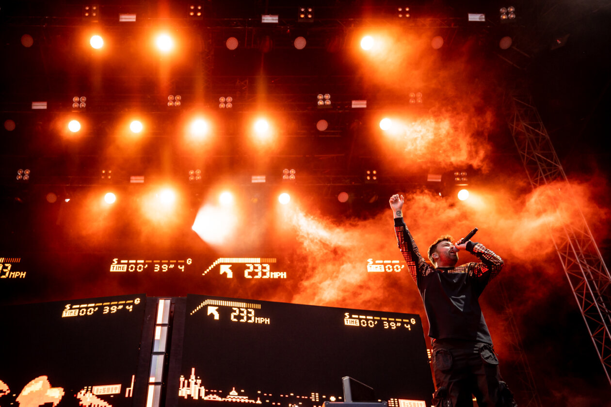 Ein Rostocker in Hamburg: 15.000 wollen Marteria auf seiner "Vollkontakt"-Tour sehen. – Marteria.