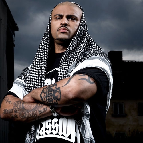 Das große Album kommt; Massiv kommt massiv. – ... und hätt' es nicht drei Ecken, ...