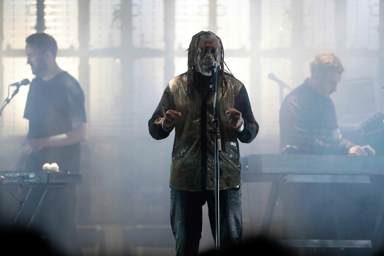 Die britischen Trip Hop-Legenden vor ausverkauftem Haus. – Massive Attack.