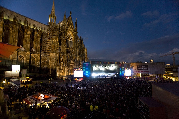 Massive Attack live bei Music Unlimited in Köln. – Massive Attack live auf dem Domplatz Köln