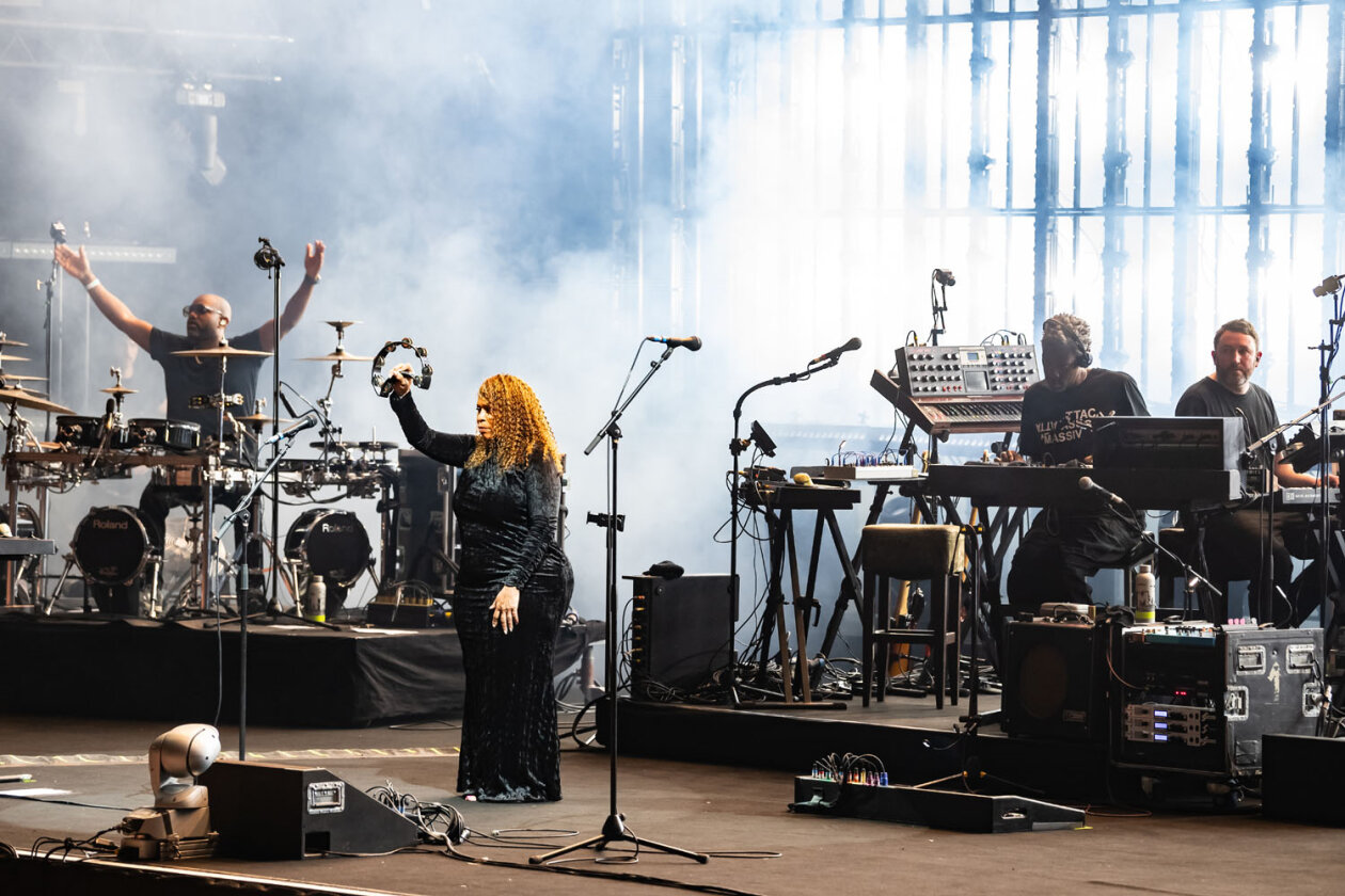 Massive Attack – Massive Attack.