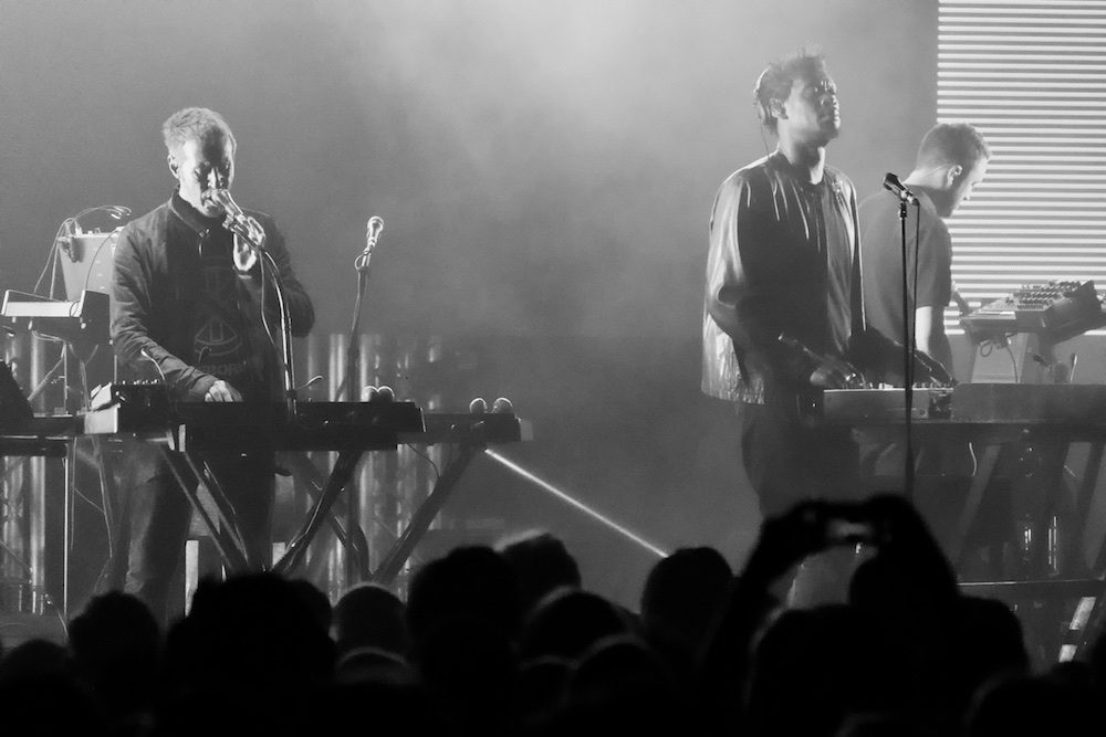 Die britischen Trip Hop-Legenden zurück auf Deutschlandtour. Natürlich ausverkauft. – Massive Attack.