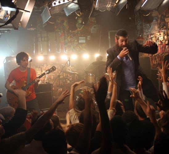 Matisyahu – Der Reggae-Exot im Portrait. – Live eine Bank.
