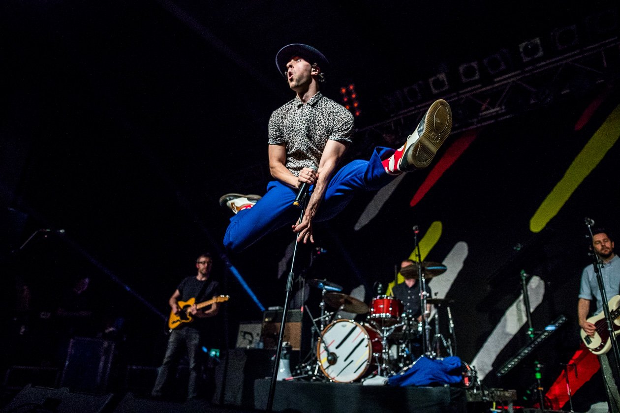 Maximo Park – Indiesport pur: Paul Smith und Kollegen live in der Domstadt. – Jump, Paul, jump!