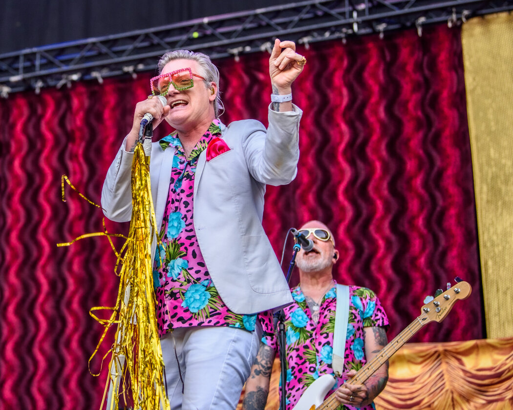 Punkrock zwischen Hawaii-Urlaub und Elvis Presley. – Me First And The Gimme Gimmes.