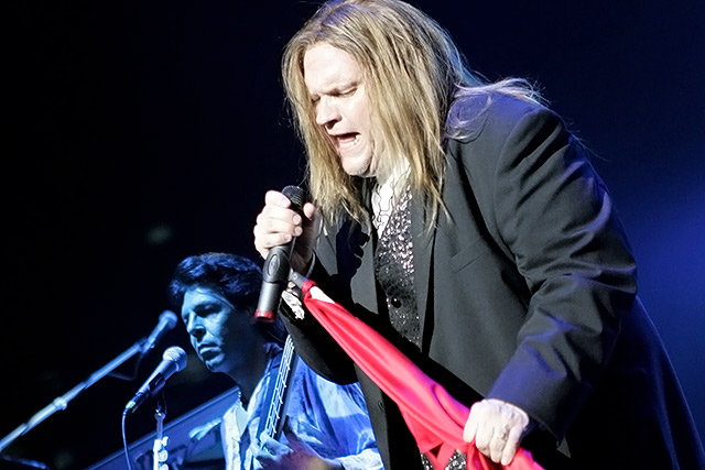 Meat Loaf – Beauty and the Beast: Der Fleischklops sucht die Kölnarena heim. – 