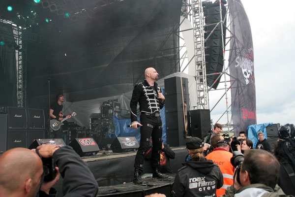 Live doch besser als auf CD. – Megaherz in action.
