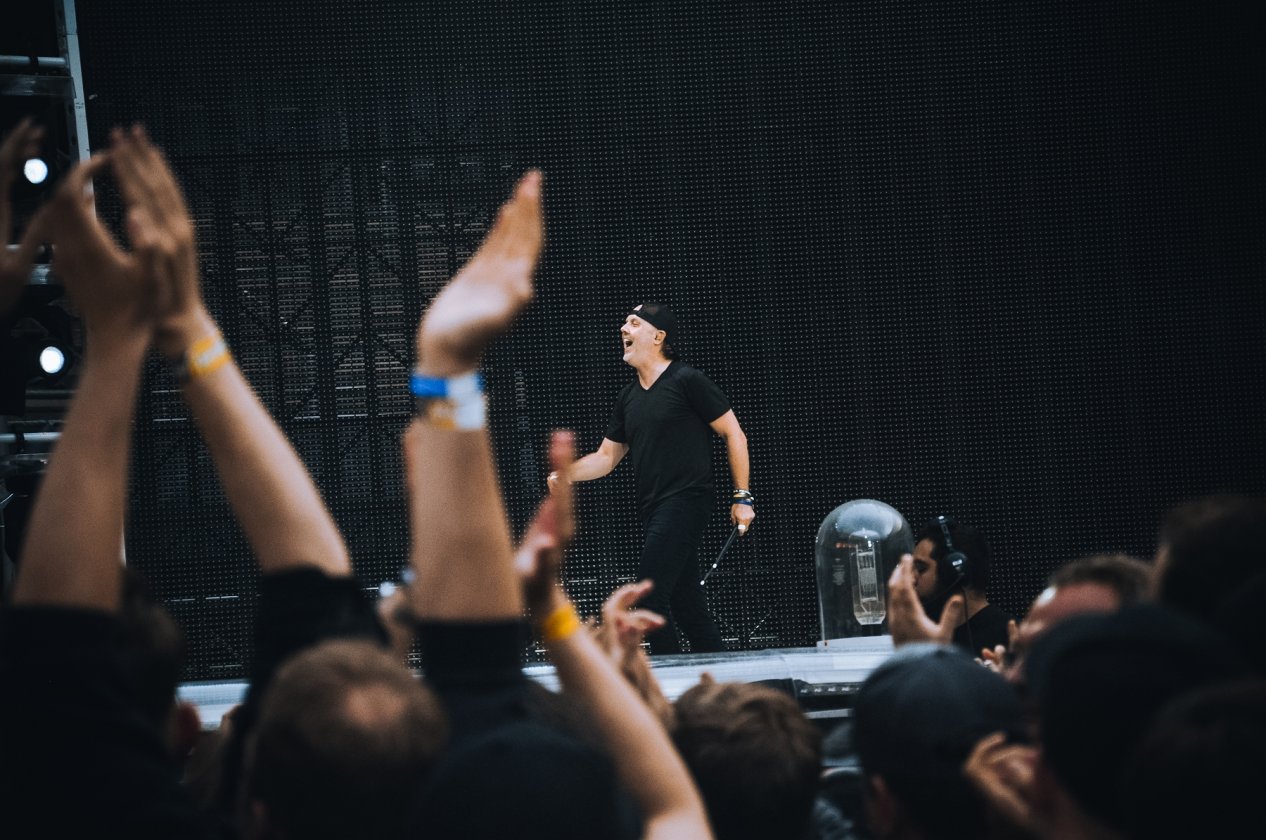 Metallica – Europe Awakens! Papa Het and Friends live in Köln. – Grinsebacke: Lars Ulrich.