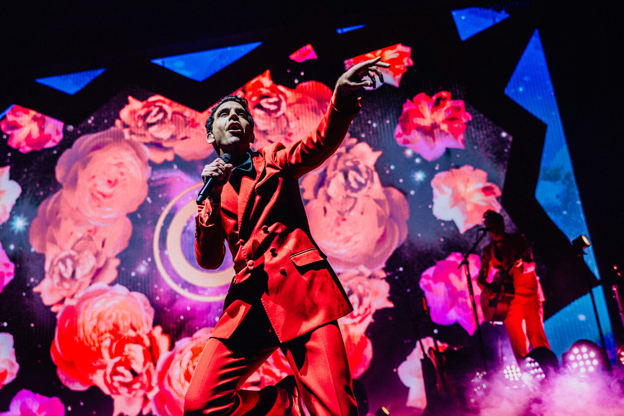 Der Singer/Songwriter und Producer ist ein eher selten gesehener Gast in Deutschland. – Mika.