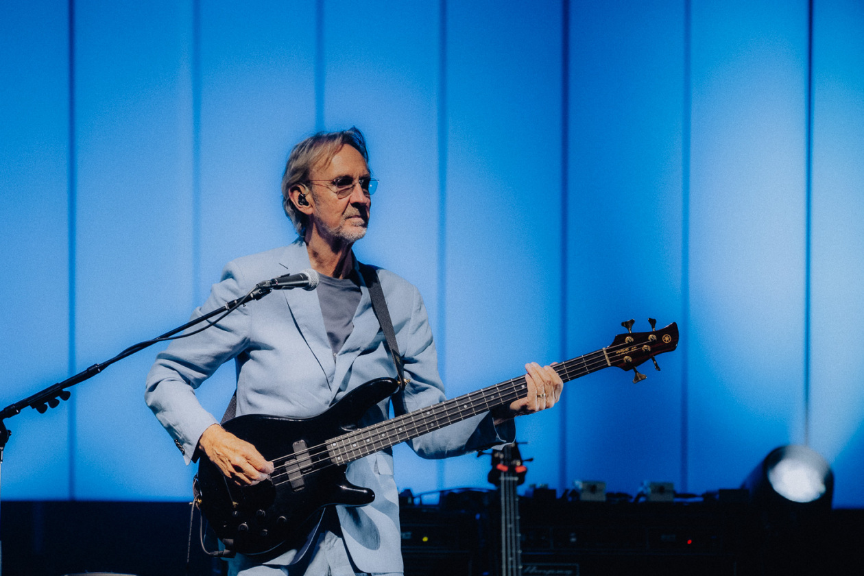 Mike & The Mechanics – Genesis-Gitarrist Mike Rutherford und Kollegen auf "Looking Back - Living The Years 2025 Tour". – Mike Rutherford.