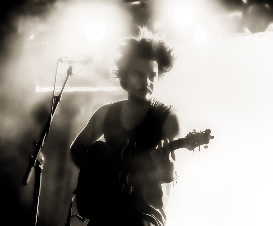 Milky Chance – Das Duo der Stunde: Kaum ein Konzert, bei dem die Location nicht aus allen Nähten platzt! – Clemens ...