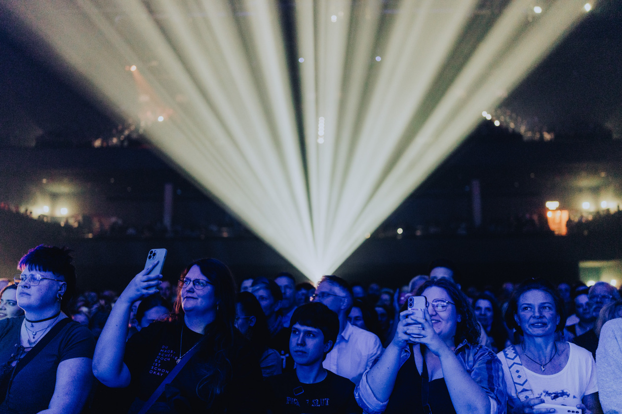 Mine – Fans.