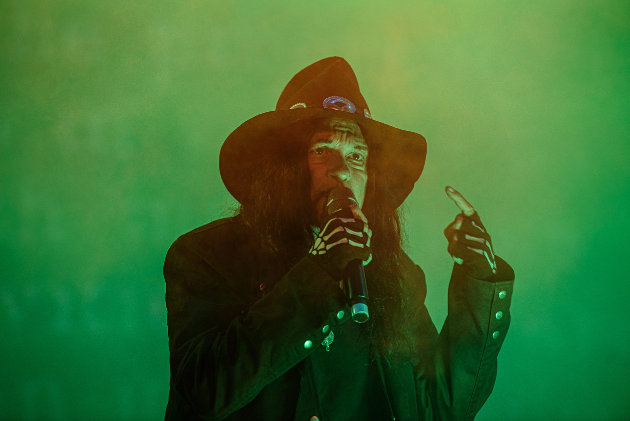 Al Jourgensen und Band rissen am Wacken-Donnerstag die Hütte ab. – Ministry.