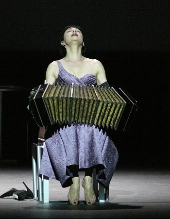 Mísia – 2009 präsentiert die Fado-Königin "Ruas" – "Fado ist ein Relikt der älteren Generationen, ...