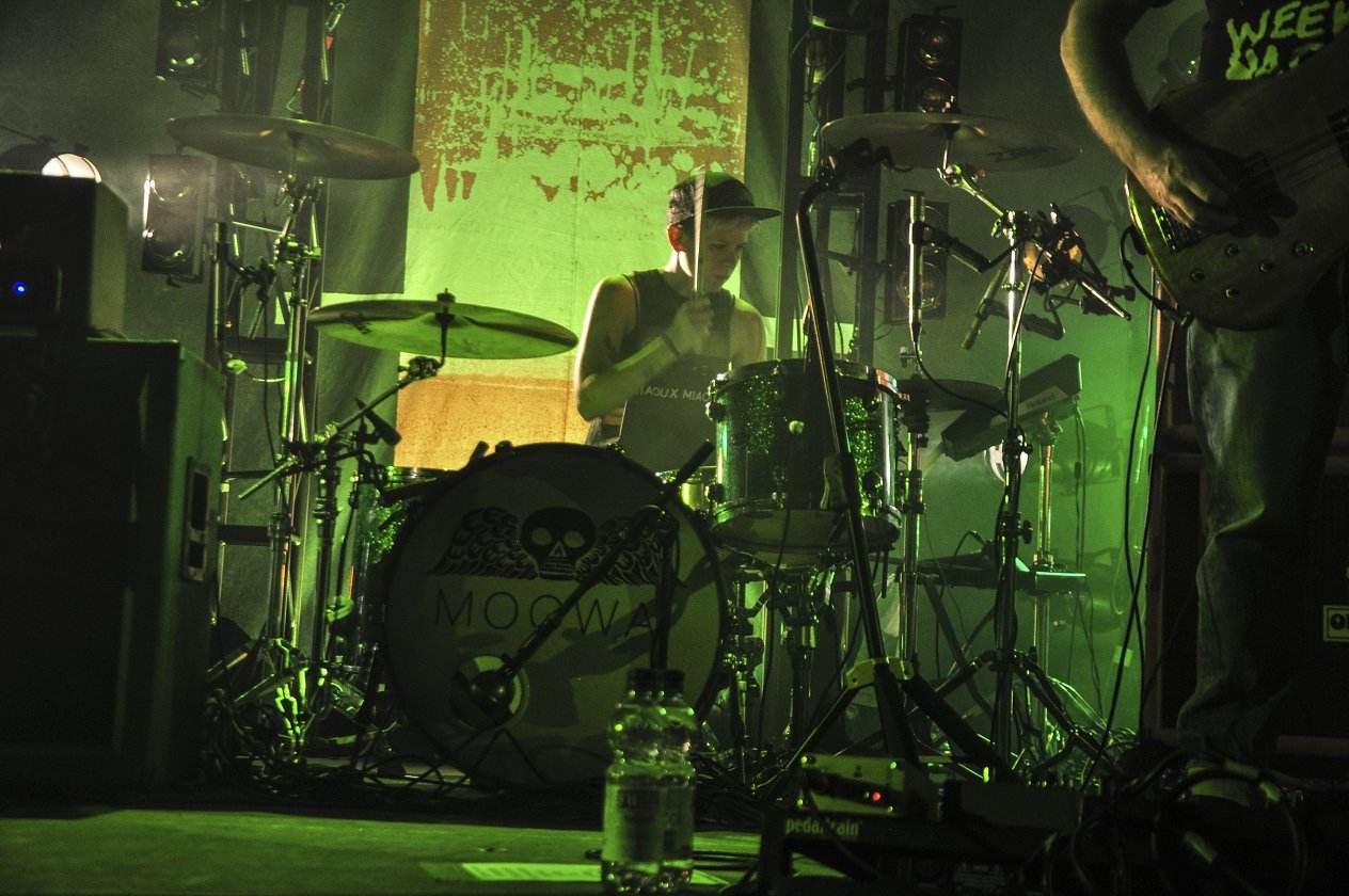 Every Country's Sun: Mogwai live – ohne Drummer Martin Bulloch, dafür mit zwei ebenbürtigen Gastmusikern. – Drums (live):