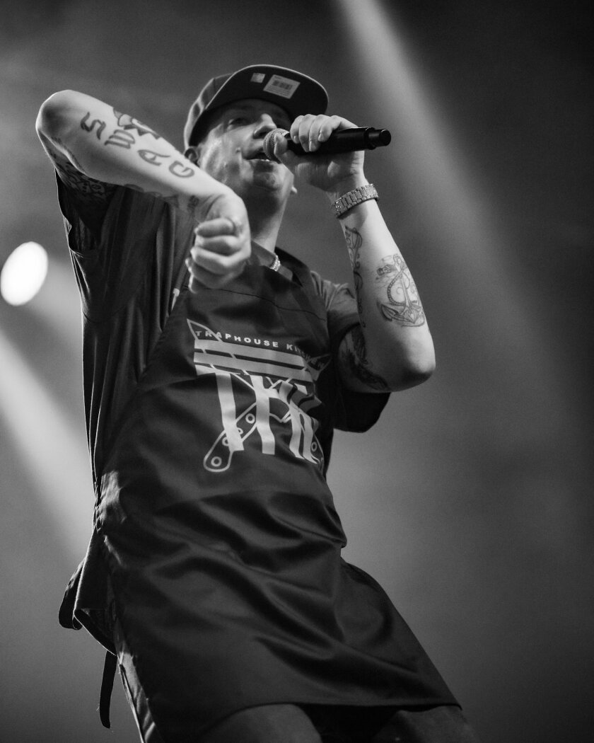 MoneyBoy – On fleek: Der Boi und seine Posse machen Party in Berlin. – Money Boy.